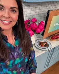 Jennifer Arnone's Instagram, Twitter & Facebook