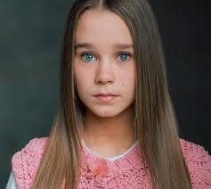 Katie Weir's Instagram, Twitter & Facebook