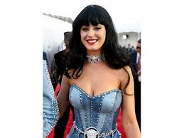 Attrici, vanessa hudgens, attrice, americana, capelli neri, occhi castani, cantante, sorriso, sfondo hd. Capelli Neri Con Frangia 10 Look Delle Star Da Copiare