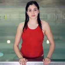 Sarah y yusra mardini tienen 18 y 21 años, respectivamente. 11 Yusra Mardini Ideas Olympic Swimmers Swimmer City Dress