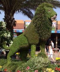 10 Amazing Animal Bush Sculptures Topiary Garden Garden Art Topiary
