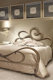 Pin By مجلة ديكورات أرابيا On غرف نوم مودرن Italian Bedroom Bedroom Design Modern Bedroom Decor