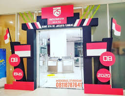 Dekorasi kelas adalah kegiatan yang biasa dilakukan di sekolah. Menghias Kelas 17 Agustus Yang Unik Rasanya