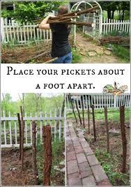 You Can T Get Cheaper Than Free Cheap Garden Fencing Diy Garden Fence Garden Hacks Diy