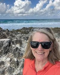 Cindy Menefee's Instagram, Twitter & Facebook