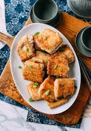 Pan Fried Belt Fish A Simple Chinese Recipe The Woks Of Life Recipe In 2021 Easy Chinese Recipes Recipes Asian Recipes