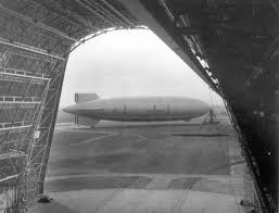 Amazing Vintage Photos Of The Uss Macon Airship Under Construction Airship Zeppelin Airship Zeppelin