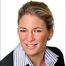 Nina Parr's Instagram, Twitter & Facebook