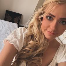 It's giving PROM NIGHT more than SHOW GIRL to me