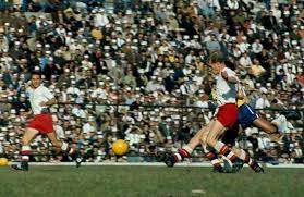 Brazil 3 Czechoslovakia 1 In 1962 In Santiago Josef Masopust Puts The Czechs Into The Lead On 15 Minutes In The World Josef Masopust World Cup World Cup Final