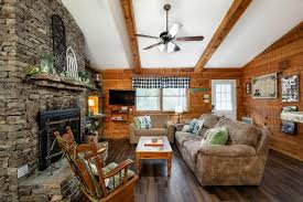 Bigfoot Haven-JacuzziTub, Fireplace, Seen