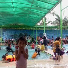 Kolam Renang Wisata Kebun Gowa Jl Poros Malino
