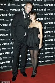 See pictures of dannii minogue with different hairstyles, including long hairstyles, medium hairstyles, short hairstyles, updos, and more. The Hair Factor Dannii Minogue Gets A Power Bob Ahead Of New X Factor Series Daily Mail Online