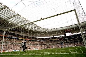 With demetrio albertini, dino baggio, roberto baggio, fabien barthez. 3 Juillet 1998 France 0 0 Italie 4 3 Tab Quart De Finale De Coupe Du Monde
