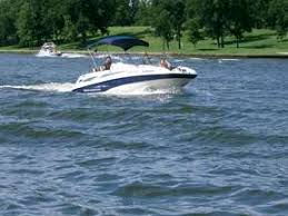 For those coming in from out of town, there is some good lodging close to lake tawakoni, stay with lake tawakoni guide service at open water lodge & cabins open water lodge the open water lodge was designed for large groups that are looking for a place to gather while fishing, vacationing or seeking a destination wedding site. Texas Hill Country Tourist Guide Lake Tawakoni