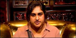 Vanitha, çiftin vijayakumar ile olan anlaşmazlıkları nedeniyle boşandığını ve rajan'ın dolaylı olarak barış ve kariyer fırsatlarına mal olan. Police Interrogate Vanitha Vijayakumar For Two Hours Inside Bigg Boss 3 House Daughter To Be Brough Cinema Express