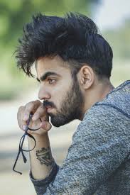 I tagli sono netti e perfettamente strutturati, con uno stile molto rigido e rigoroso. Cura Dei Capelli Uomo Cosa C E Da Sapere Sulla Cheratina Per Capelli Uomo