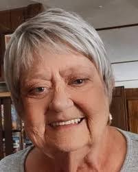 Michelle Dowd's Instagram, Twitter & Facebook