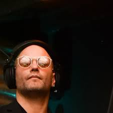 Leonardo Espinosa DJ LEO (@dj_leosmile) • Instagram photos and videos