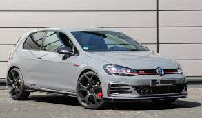 The volkswagen golf (listen ) is a compact car produced by the german automotive manufacturer volkswagen since 1974, marketed worldwide across eight generations. Bis Zu 450 Ps Im B B Golf Gti Tcr Eurotuner News