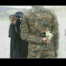 Pin By Teba Ahmed On صور عسكرية Army Couple Pictures Army Couple Military Couples