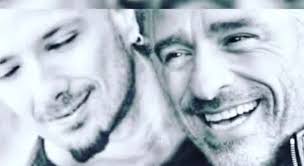 La morte il 19 marzo 2002, alex baroni è vittima di un incidente stradale a roma. Eros Ramazzotti Il Video Per Alex Baroni Ciao Sono Passati 18 Anni Manca La Tua Arte