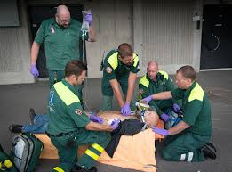 Varje år inträffar över 10000 plötsliga oväntade hjärtstopp i sverige. Sos Forskare Bakom Varldsunik Kylbehandling Vid Hjartstopp Sodersjukhuset