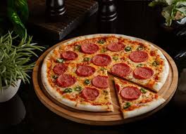 Lo strumento più adatto per realizzare l'impasto per la pizza con la nostra impastatrice è il gancio impastatore. Pizze In Germania Il Meglio Del Peggio Dei Menu Al Ristorante La Mia Vita In Valigia