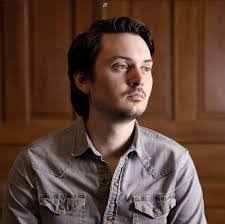 Travis Few's Instagram, Twitter & Facebook