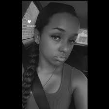 Olivia Sutherland (@oliviak_suth)