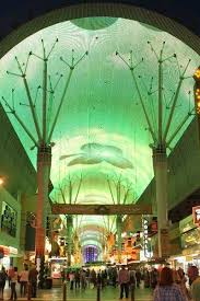 St Patrick S Day Las Vegas Pub Crawl S Free Music And Drink Deals Fremont Street Fremont Street Experience Las Vegas Trip