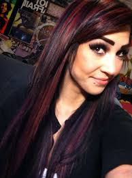 Black And Red Colored Hair Epingle Par Jenarg Sur My Hairr Couleur De Cheveux Noire Cheveux Noir Et Rouge Idees De Coiffures