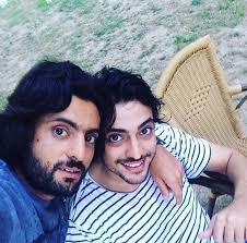 His first drama was kayip sehir where he acted as sadik. Unlu Oyuncu Taner Olmez Ile Ece Cesmioglu Evlendi Magazin Haberleri
