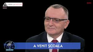 Sorin cîmpeanu a ținut să le transmită elevilor faptul că ei nu vor putea da niciodată note cadrelor didactice, iar fișele semestriale de feedback sunt o variantă transparentă de evaluare. Sorin Mihai Cimpeanu Ministrul Educatiei Sorin Mihai Cimpeanu Invitat La Aleph News Facebook