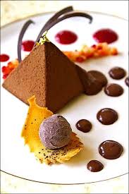 Pendant Mon Cours De Geometrie Culinaire J Ai Fait Des Taches Partout From Ohlmag Com L Art De Dresser Et Presente Patisserie Gastronomie Art Culinaire
