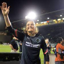 Hallo nadine sehe gerade das frühstücksfernsehen bei sat 1. Torhuterin Nadine Angerer Beendet Fussball Karriere Ex Weltfussballerin Sagt Goodbye Fussball