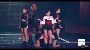 Bllɔkpiik Jennie Solo Konser Kiyafetleri Konserler Kiyafet