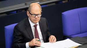 Der deutsche vizekanzler und seine leute kommen frisch gestärkt von zeke's coffee und wollen sich zu fuß auf den. Olaf Scholz Ich Verdien Ganz Gut Als Reich Wurde Ich Mich Nicht Empfinden Stern De