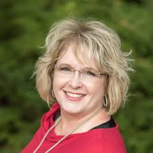 Lisa Mancinelli's Instagram, Twitter & Facebook