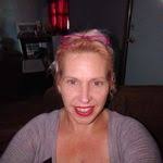 Leslie Pelham's Instagram, Twitter & Facebook