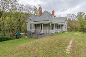 690 Emma Rd Asheville Nc 28806 Mls 3392966 Zillow North Carolina Homes Fenced In Yard Zillow