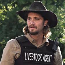 Luke Grimes As Kayce Dutton In Yellowstone In 2020 Luke Grimes Yellowstone Series Yellowstone