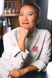 Le cheffe coréenne Amélie Young Min Deguine