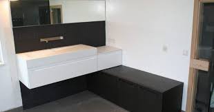 design badkamer boffi vrijstaand bad wastafel corian en glazen inloopdouche design badkamer badkamer dubbele wastafel badkamer