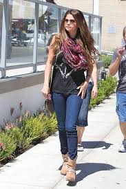 Black Jeans And Brown Cowboy Boots Selena Gomez Nice Casual Look Celebrity Outfits Outfits Trending Fashion Outfits
