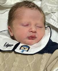 Seja bem-vindo, Edgar Vale! 💙👶🏻 Hoje o nosso coração transborda de  alegria com a chegada do nosso primeiro neto. Edgar, você nem imagina o  quanto foi esperado e amado antes mesmo de