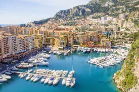 Deniz yolunu seçenler içinse monte carlo ile monaco ville arasında yer alan ihtişamlı yat limanı mevcut. Monaco Heimat Der Schonen Reichen Urlaubsguru