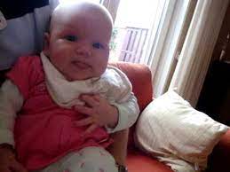Bij *verborgen reflux komt maaginhoud ook omhoog, maar de baby spuugt het niet uit. Verborgen Reflux Youtube