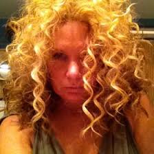 Lesley Souza's Instagram, Twitter & Facebook