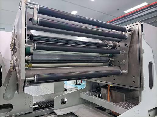 Applications of Roll-to-Roll Vacuum Coating Technology – SIMVACO